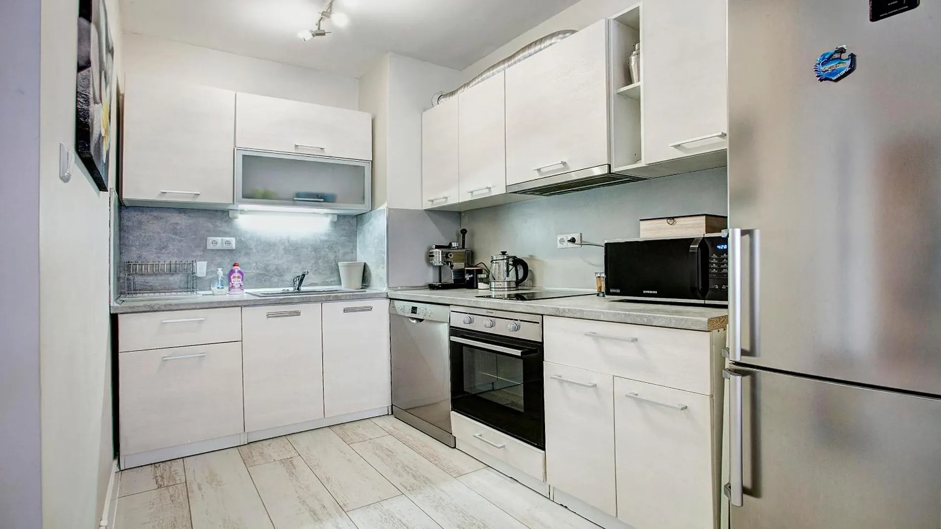 Maxim Sofia Center 1Bdr Apartment Next To Subway Station And Mall Sofya 0*,