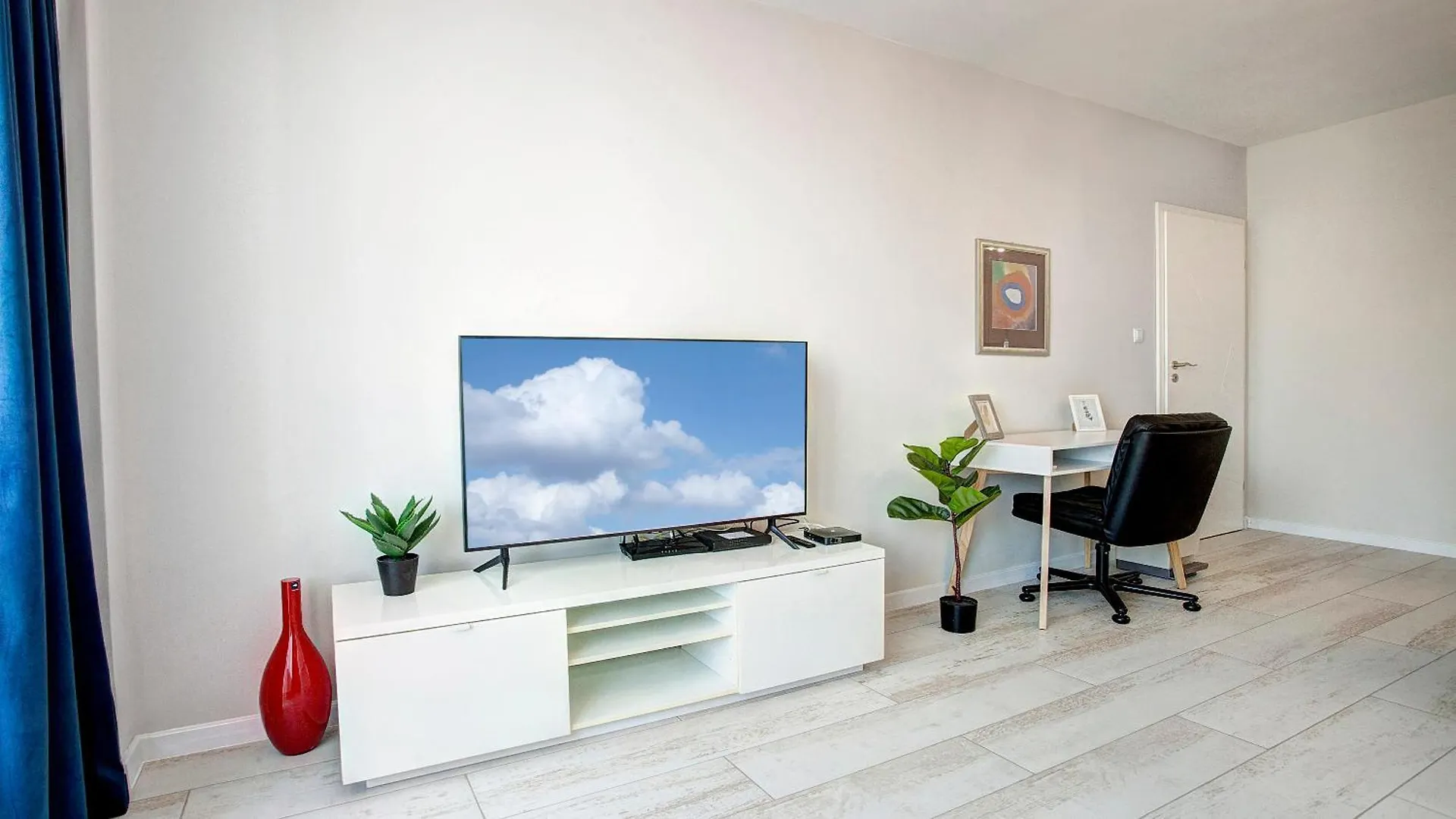Maxim Sofia Center 1Bdr Apartment Next To Subway Station And Mall Sofya
