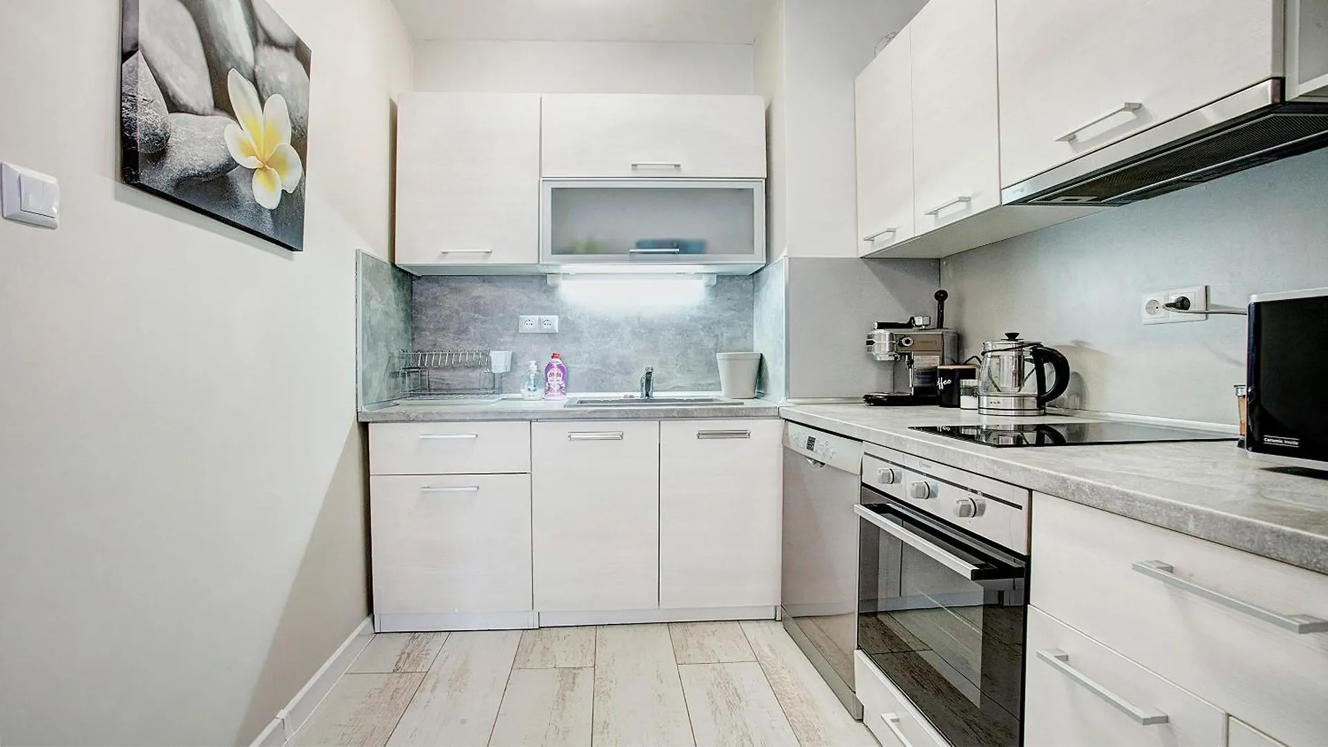 Maxim Sofia Center 1Bdr Apartment Next To Subway Station And Mall Sofia Bulgaria