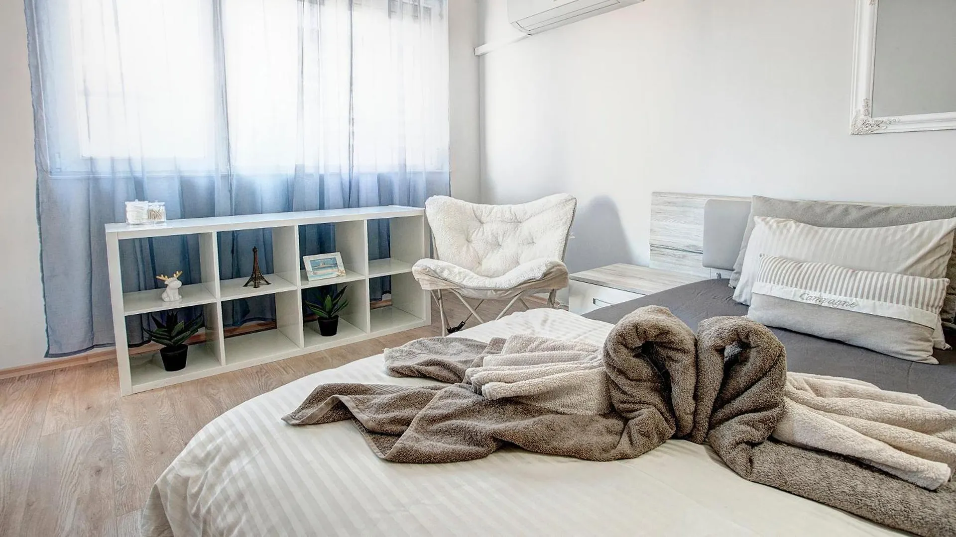 Maxim Sofia Center 1Bdr Apartment Next To Subway Station And Mall Sofia Bulgaria