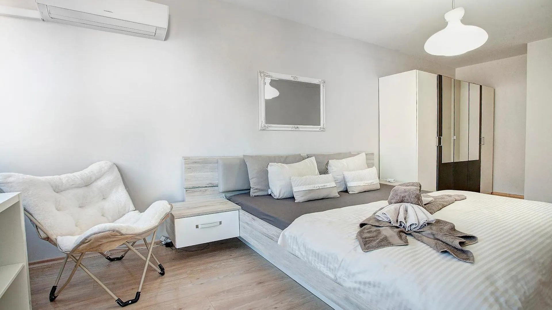 Maxim Sofia Center 1Bdr Apartment Next To Subway Station And Mall Sofia 0*,
