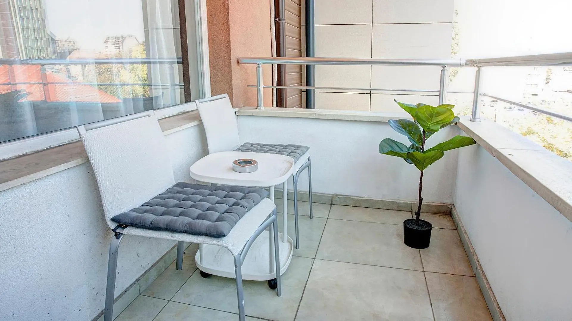 Maxim Sofia Center 1Bdr Apartment Next To Subway Station And Mall Sofia Bulgaria